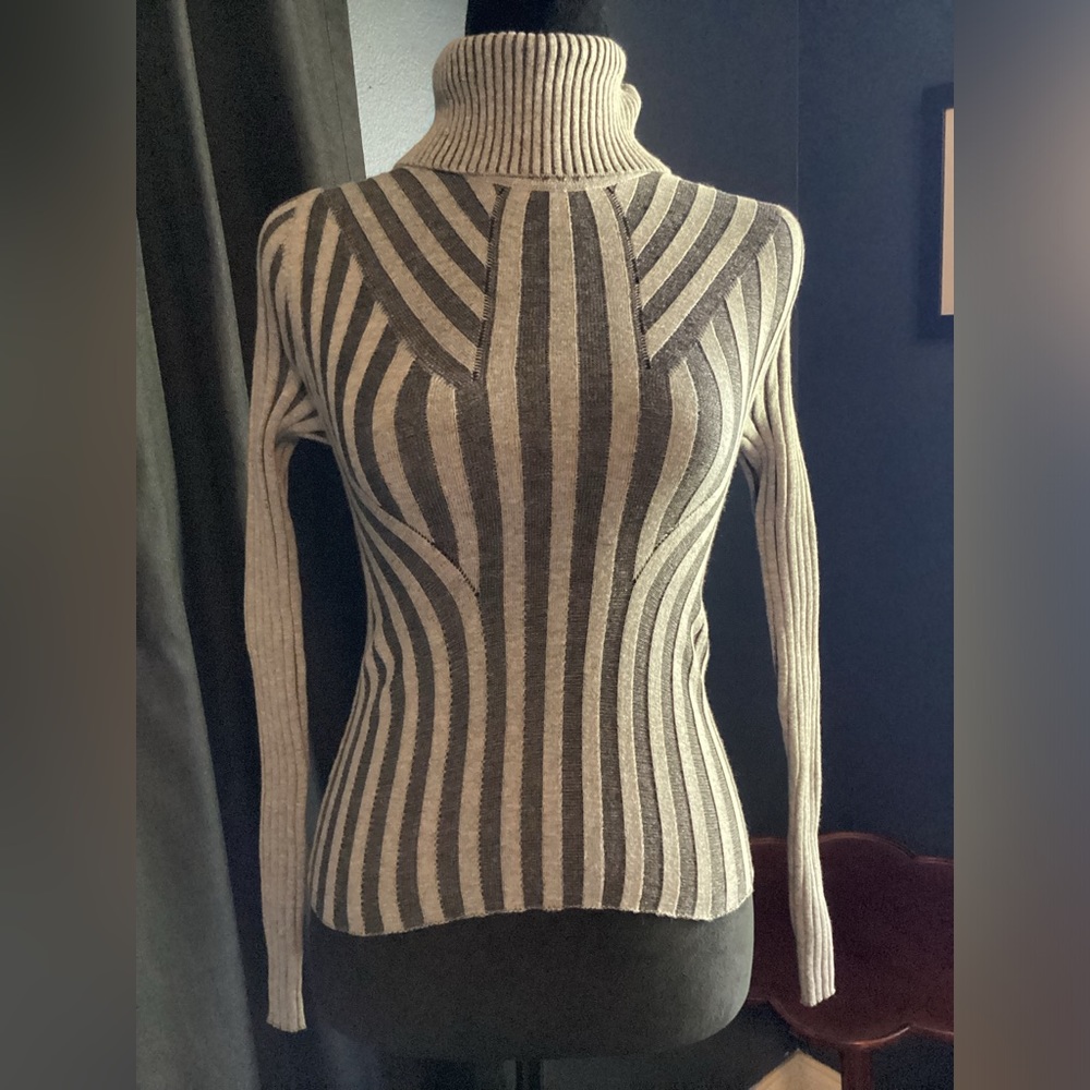 DKNY JEANS turtleneck top